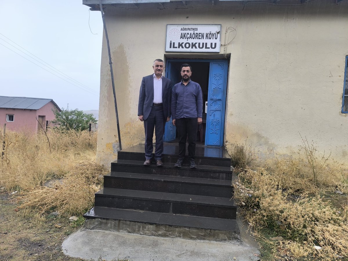 PatnosMEM's tweet photo. 📌OKULLARIMIZA SAHA ZİYARETLERİ SÜRÜYOR

Patnos İlçe Millî Eğitim Müdürümüz Sayın Yüksel ZORLU, eğitim-öğretim yılı kapsamında okullarımıza yönelik saha ziyaretlerini sürdürüyor.

Bu kapsamda Kızkapan İlkokulu ve Akçaören İlkokulunu ziyaret eden Sayın ZORLU, okul yöneticileri ve öğretmenlerle bir araya gelerek eğitim-öğretim faaliyetleri hakkında bilgi aldı, görüş ve talepleri dinledi.

Ziyaretler kapsamında öğrencilerle de bir araya gelen Sayın Yüksel ZORLU, öğrencilerimize çeşitli hediyeler takdim ederek onların mutluluğuna ortak oldu. 

Eğitimde kaliteyi artırmak ve okullarımızın ihtiyaçlarını yerinde değerlendirmek amacıyla saha ziyaretlerimiz devam ediyor.

@tcmeb
@tcagrivaliligi 
@agrimem 
@halukcakan12 
@patnos_004
@YkselZorlu
