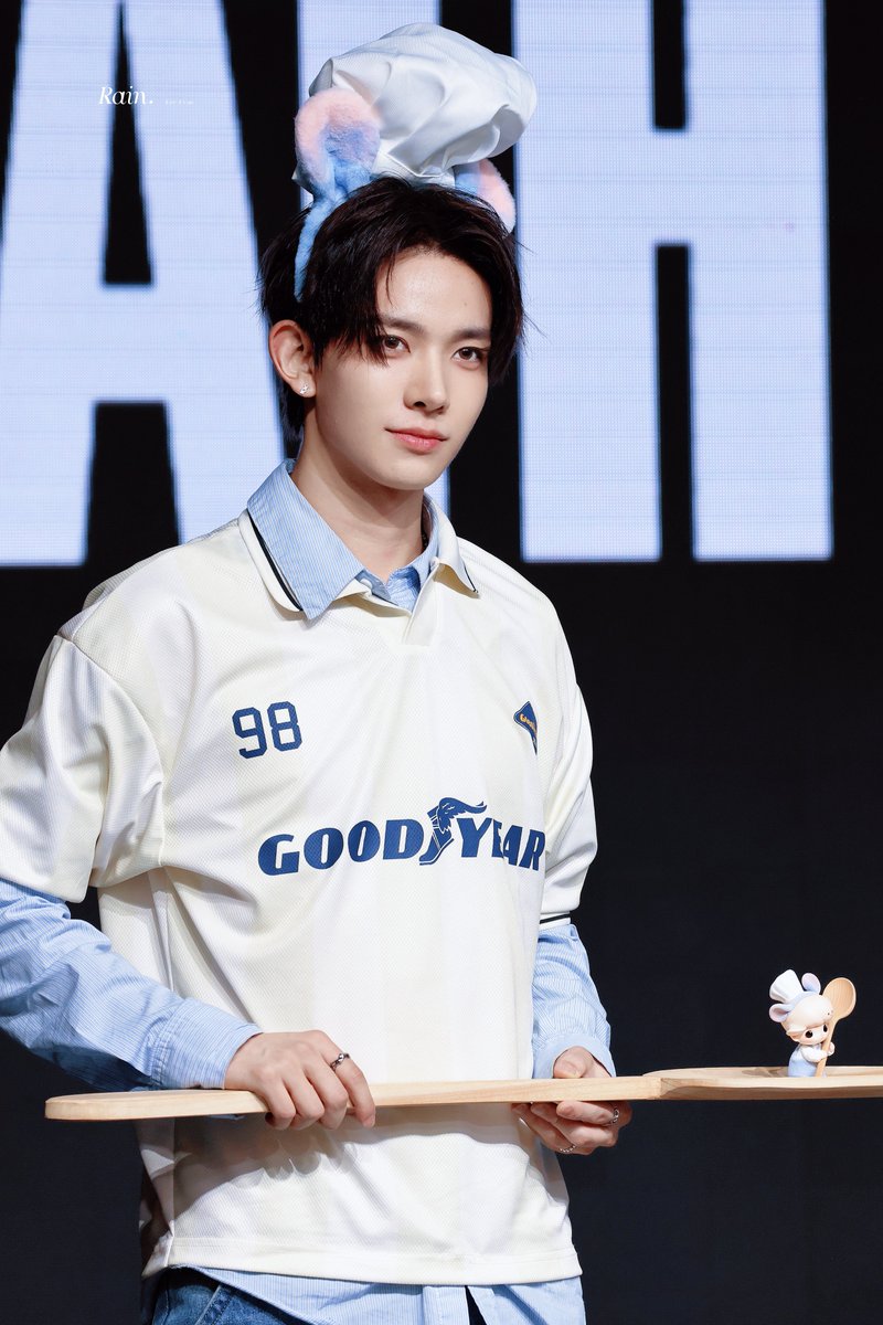 RAIN_011015's tweet photo. 261001

#EVAN #에반 #HEESEUNG #희승 #ヒスン https://t.co/rDlJ9yKrOa
