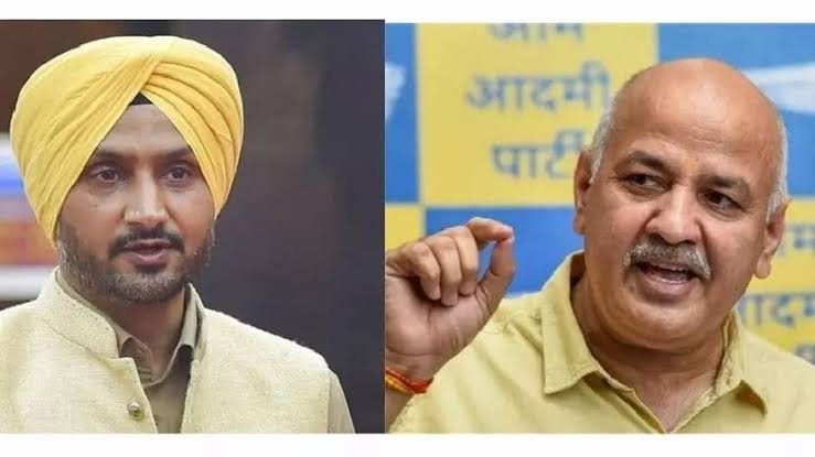 AbhishekTyagi_'s tweet photo. राज्यसभा सांसद हरभजन सिंह ने खुलासा किया है कि मनीष सिसोदिया दिल्ली में उनका सरकारी बंगला कब्जा किए हुए थे!

मनीष सिसोदिया अभी ना विधायक है न सांसद फिर भी दिल्ली और पंजाब दोनों जगह सरकारी बंगले का आनंद ले रहे है!

ये लोग राजनीति बदलने आए थे!

#AAP #Punjab #ArvindKejriwal #ManishSishodia #HarbhajanSingh