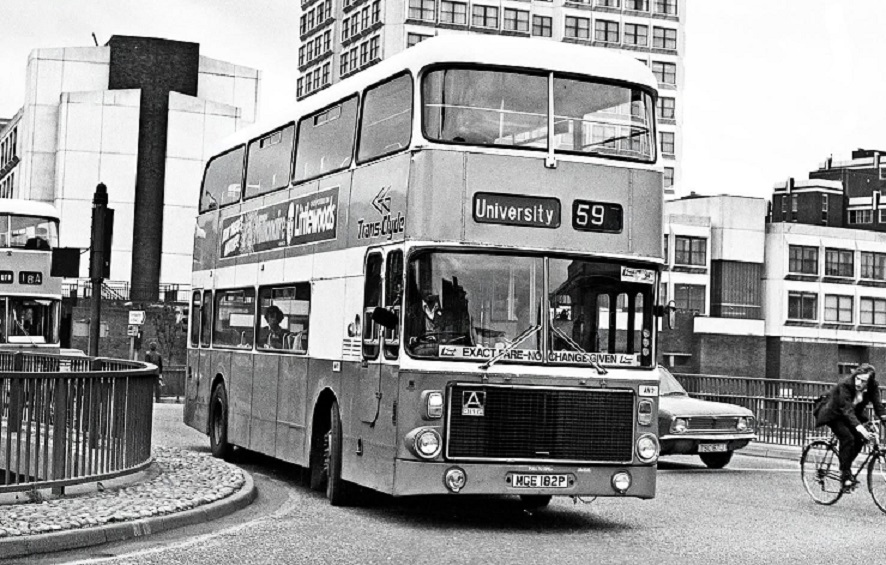 oakroyd's tweet photo. Bath Street at North Street near Charing X, #Glasgow late 1970s. (E. MacShane) https://t.co/6miEcar7jI