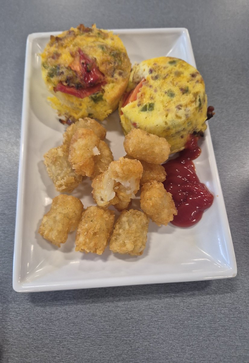 crimsonAngel01's tweet photo. Meal #1 https://t.co/EYxo2Ccb9M