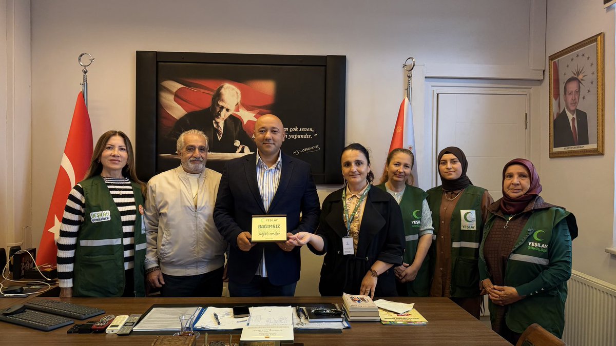 yesilayadalar's tweet photo. Yeşilay Adalar Şube Başkanımız Aslı BARIŞKAN YALAP, Yönetim Kurulu üyelerimiz, Kadın Komisyonu Başkanımız ve Komisyon üyelerimizle birlikte, Adalar İlçe Emniyet Müdürümüz Sayın Alpaslan ŞAHİN’e hayırlı olsun ziyaretinde bulunduk. https://t.co/bZifS2Z0hX