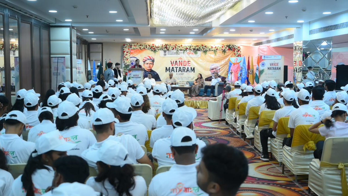 MYBharatHQ's tweet photo. Vande Mataram Camp kicks off in Dehradun! 🇮🇳

Yuva Shakti from across states came together for an inspiring interaction with Hon’ble MP Shri Trivendra Singh Rawat, Lok Sabha MP from Haridwar, engaging on Vande Mataram, plastic pollution and Viksit Bharat. https://t.co/Pgu6bD6edl