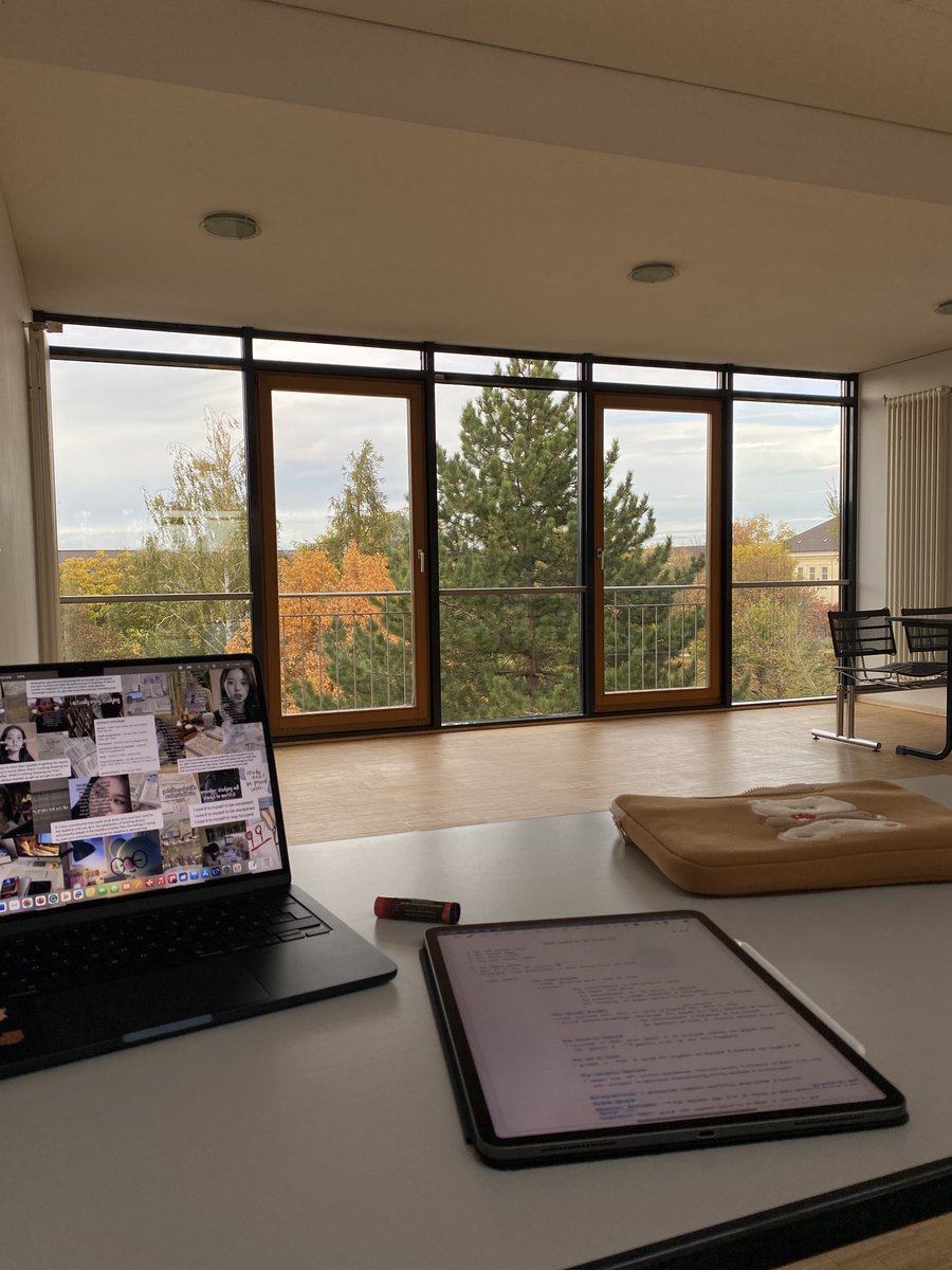 aprilsdiaries's tweet photo. four seasons at my favourite study spot on campus https://t.co/UzLtIvG2Nm