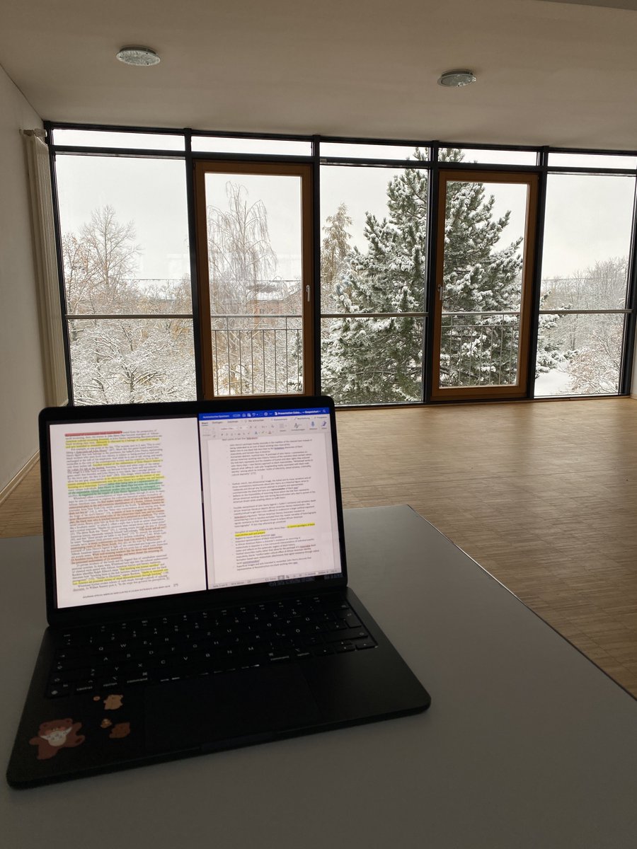 aprilsdiaries's tweet photo. four seasons at my favourite study spot on campus https://t.co/UzLtIvG2Nm