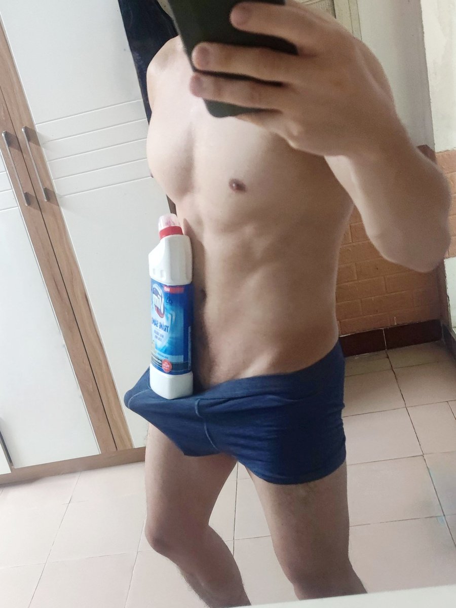 Hero010490's tweet photo. Nghe nói đang hot trend này. Dùng hẳn chai VIM 900g luôn! https://t.co/hHx0k8XRs1