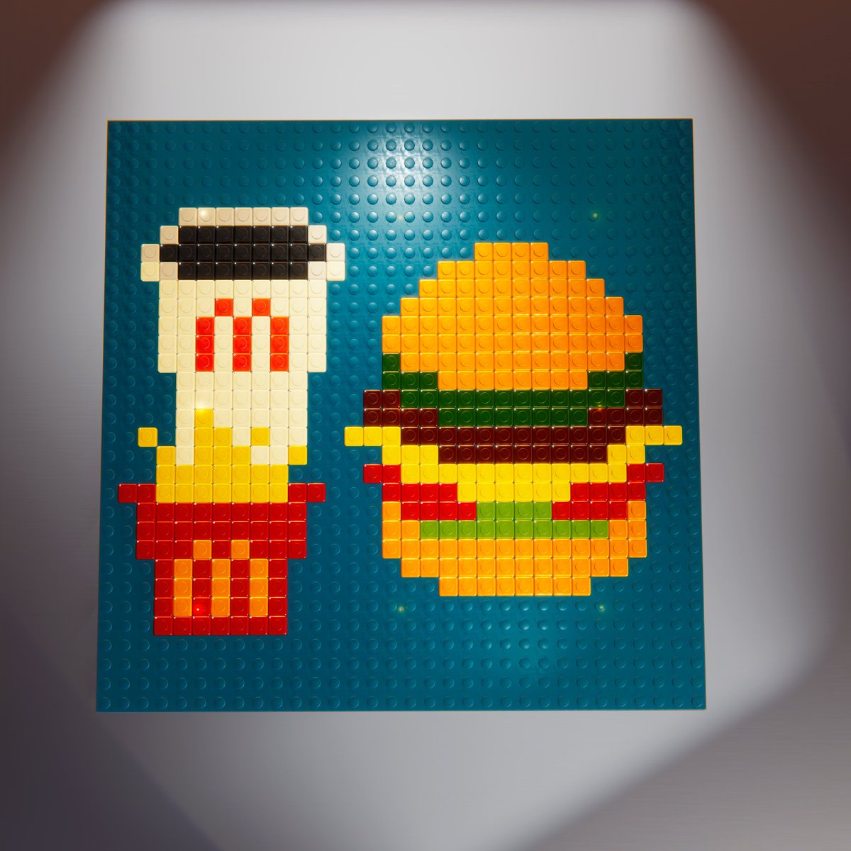 GamingCoopy's tweet photo. Ya can pixel draw in this game #Blockia https://t.co/UWbkm6mWbl