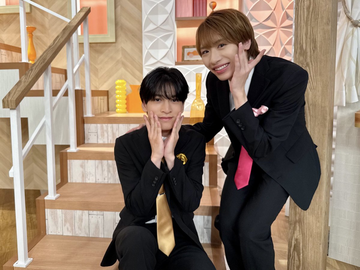 jr_official_X's tweet photo. 今日の『 #newsおかえり 』に
#山中一輝 #浦陸斗 が生出演いたしました🌇

「 行き先はレシートまかせ 〜 #AmBitious の #絶品いただきシャス！〜 」では骨付鳥を求め香川県へ🍗💨

ご覧いただいた皆さま、ありがとうございました✨ https://t.co/YrJuNaHSZe