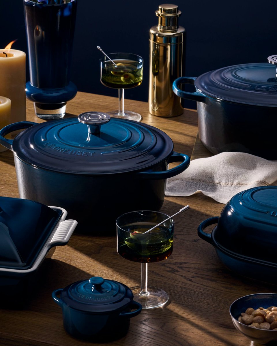 lecreuset's tweet photo. Nuit lives where light glints, conversations flow and every gathering feels effortlessly luminous. 🌌 New arrivals in our deepest blue, now accented with a chrome Crucible Knob, are available online and in Le Creuset Signature Boutiques. Shop: https://t.co/aSwOn3xERg https://t.co/I5fJxOa0Us