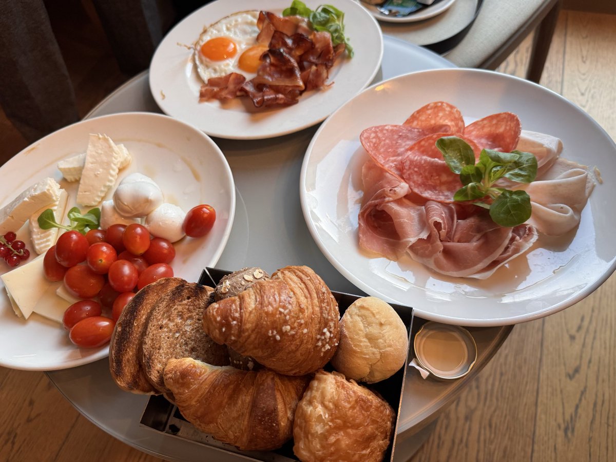 KKeiko_official's tweet photo. 🥐🥯🥪

#BattisterodiSanGiovanni
#Firenze https://t.co/LOxkBO43Wf