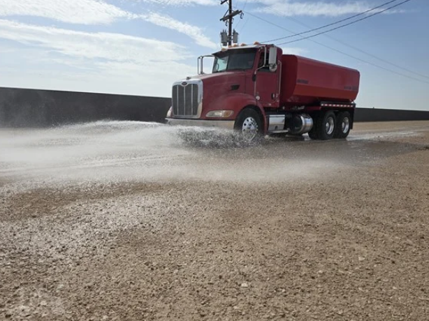 MDTraderdotcom's tweet photo. 2014 Peterbilt 384 For Sale!
➡️4,000 gallons
➡️ 6 spray valves
🔗https://t.co/OCTVBx0upl
📞915-229-3022

#MDTrader #Peterbilt #TruckSales https://t.co/X1AzQxcNsM
