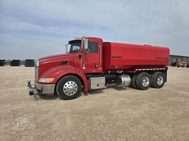 MDTraderdotcom's tweet photo. 2014 Peterbilt 384 For Sale!
➡️4,000 gallons
➡️ 6 spray valves
🔗https://t.co/OCTVBx0upl
📞915-229-3022

#MDTrader #Peterbilt #TruckSales https://t.co/X1AzQxcNsM