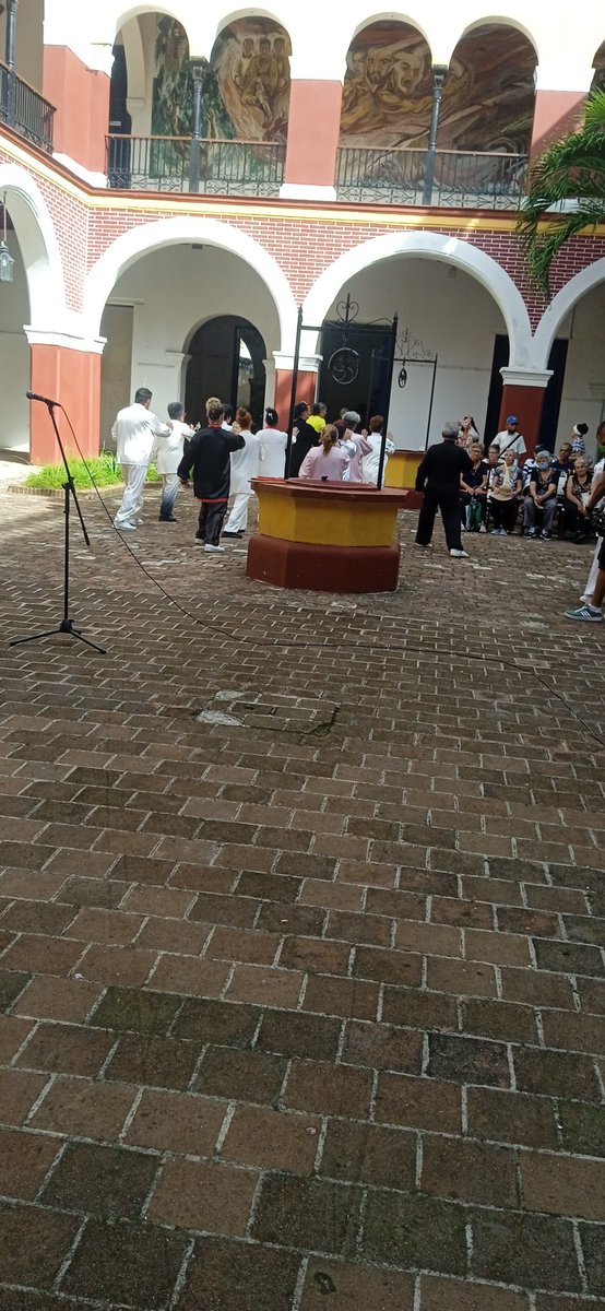 CPCCProgramas's tweet photo. #Somosartistasaficionados
#SomosCulturaHolguin #HolguinSi #Orgulloholguinero
Celebra el sector de la cultura en Holguín el Día Internacional del Adulto Mayor el el Museo Provincial La Periquera. Felicidades!!!!
@CasaCulturaHlg 
@MarAGraciaA794
@CPCC_Holguin https://t.co/pcY5d87TBg