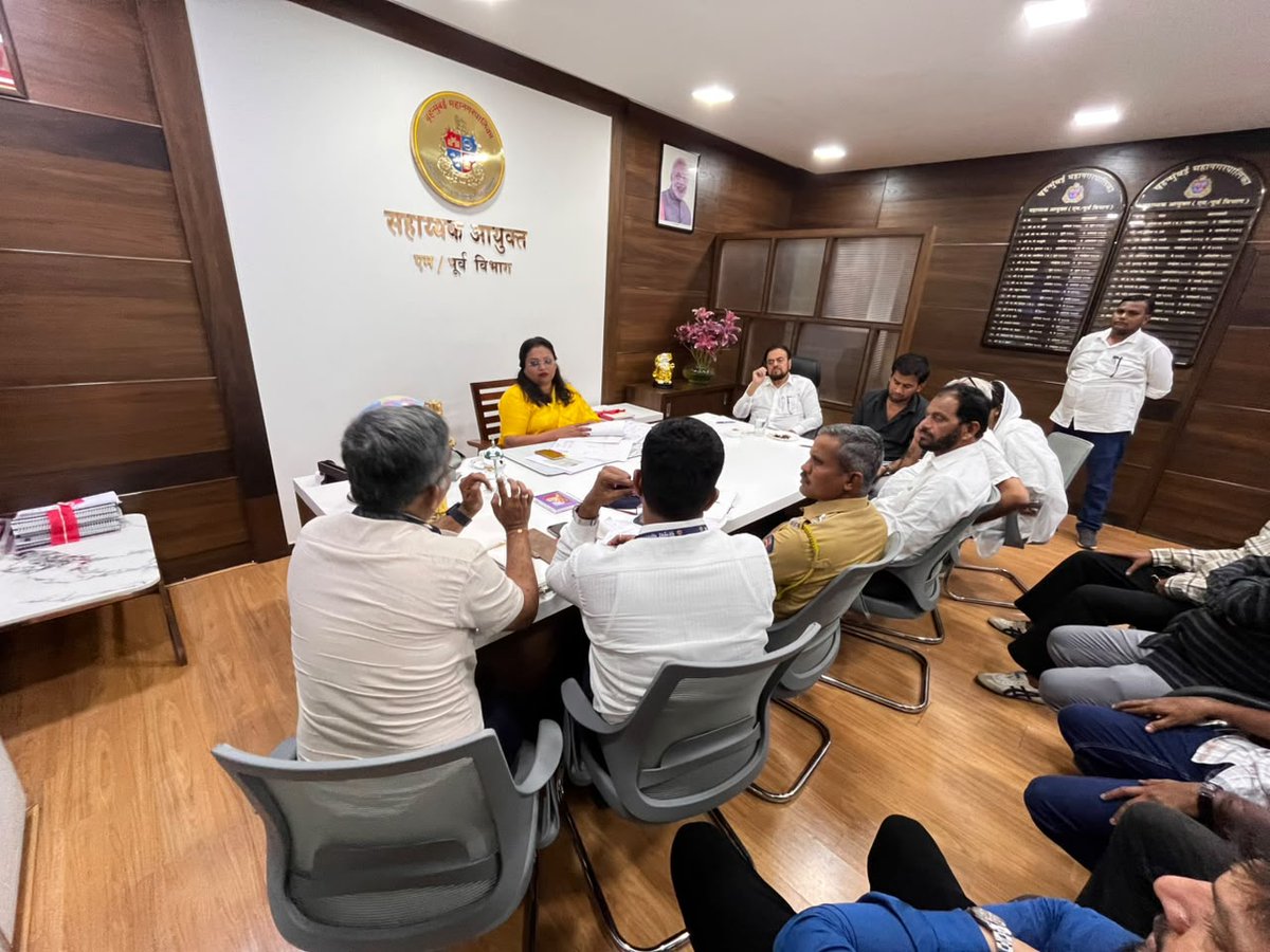 abuasimazmi's tweet photo. मानखुर्द शिवाजी नगर की सड़कों के काम को लेकर बड़ी जानकारी।

मेरी मांग पर BMC के रोड विभाग की ओर से जानकारी दी गई है कि शिवाजीनगर की प्रमुख सड़कों का काम इस महीने अक्टूबर 2026 से दोबारा शुरू किया जाएगा। साथ ही, छोटी सड़कों के काम को भी प्रस्तावित किया गया है।

90 फीट रोड का बाकी काम 31 दिसंबर 2026 तक पूरा करने का लक्ष्य रखा गया है। सड़क पर खड़े वाहनों के कारण काम में रुकावट न आए, इसके लिए ट्रैफिक विभाग से भी जरूरी कार्रवाई करने को कहा गया है।

शिवाजीनगर की जनता को बेहतर सड़क और अच्छी सुविधाएं मिले, इसके लिए हम लगातार काम कर रहे हैं।

#Road #Traffic #Infrastructure #MankhurdShivajiNagar #AbuAsimAzmi #SamajwadiParty