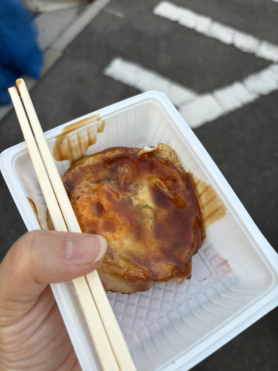 heboitaro's tweet photo. 帰りにずいき祭り覗いてきた
お目当てのみたらし団子屋さん出てなくて悲しみ… https://t.co/s9iujOJlny