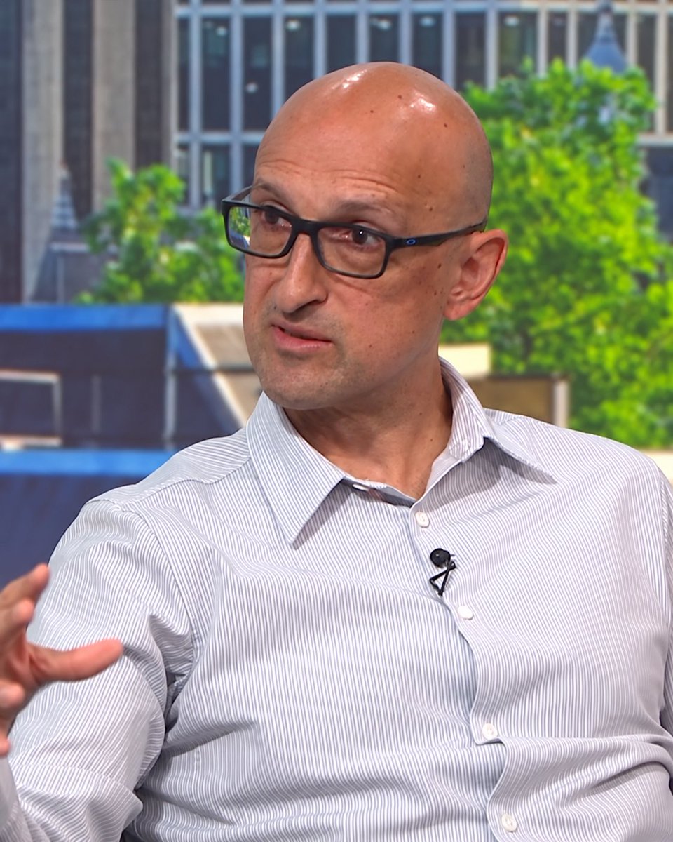 centregoals's tweet photo. 🚨🚨🎙️| Matthew Syed, Times journalist, speaking on BBC Politics Live about Pep Guardiola:

 "Either Pep knew about it—in which case he is neither a visionary nor a legend, just a 𝐅𝐑𝐀𝐔𝐃—or he didn't know, making him incredibly shortsighted.

"I mean, I'm no forensic accountant, yet I've been questioning City's financial arrangements for over a decade, despite facing constant insults and threats. And Pep didn't see a thing? Is he blind?" 🗣️🏴󠁧󠁢󠁥󠁮󠁧󠁿