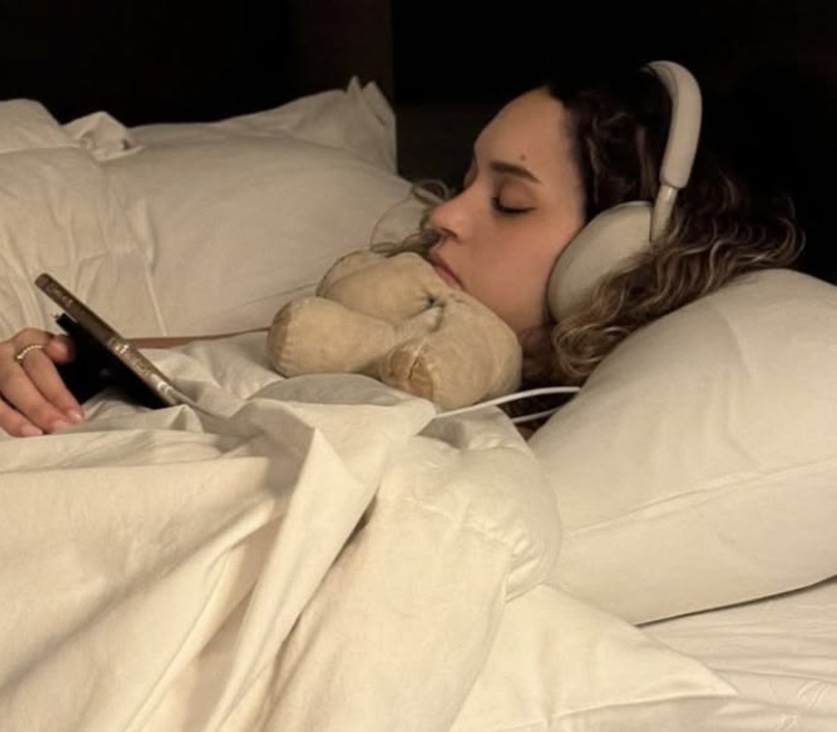 Anapoetryy's tweet photo. @Bestofdaniii #ProtectDani #DevotedToDaniela #DearDaniela https://t.co/FqdMYBfCjj