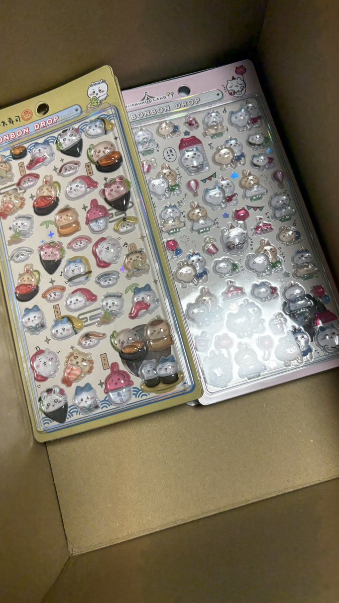 kimagure_chu's tweet photo. あのですね、交換でこれで発送されたら晒されますよ( ՞.  ̫ .՞)"
水濡れ防止くらい出来ないでしょか？ちいかわマーケットさん。
送料も990円払ってますしビニール1枚にまとめてもらってもいいのでいれていただかませんか.....ずっと雨だし怖いよ..... https://t.co/FYvK7TEsco