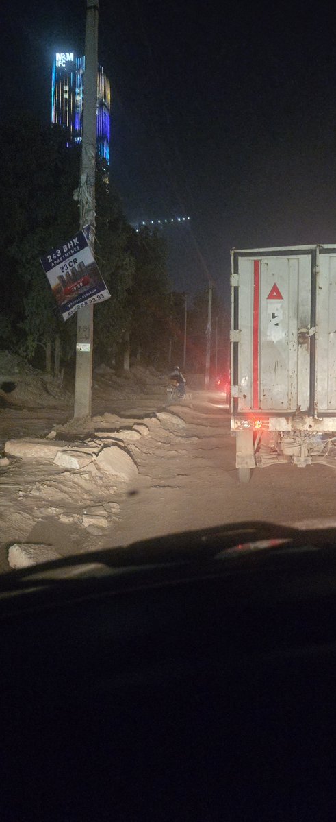 MeraGurgaon's tweet photo. Golf course extension road Gurgaon @cmohry @DC_Gurugram @MunCorpGurugram @NayabSainiBJP @PradeepIAS_HR @narharibanger @narendramodi @PMOIndia @DiprHaryana @CAQM_Official @Cockroachisback @CJP_2029 @VijayGoelBJP @RaoNarbir https://t.co/0zkr6xO1kw