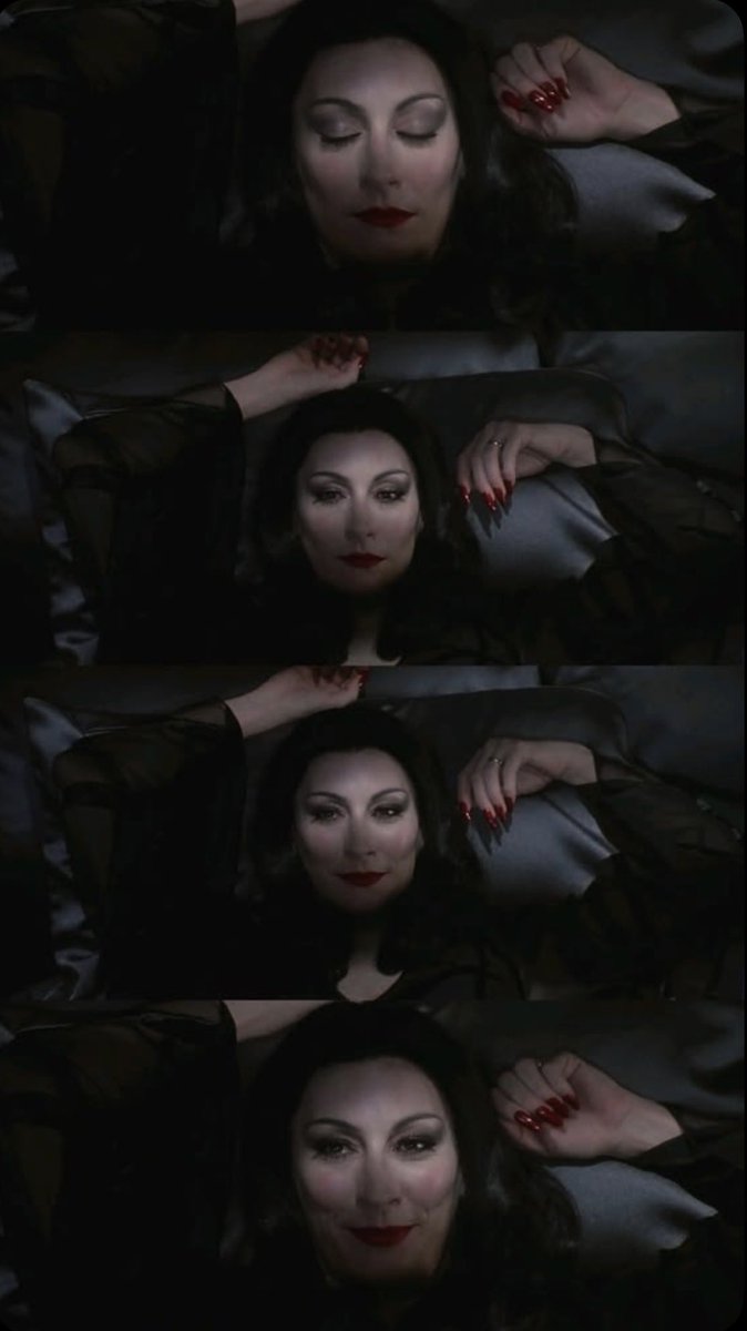 horror_flick_66's tweet photo. Me waking up on October 1st. 🖤🥀💀🪦 https://t.co/Qi4BQaeGIE