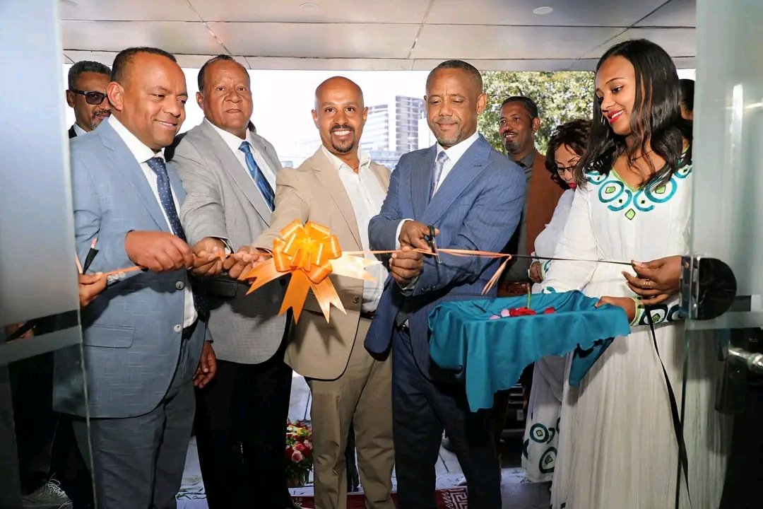 StandardIn76's tweet photo. @StandardIn76 was pleased to attend the opening of @AwachSACCO’s new Bole office at Wubdar Building, behind Bole Millennium Hall. Congratulations on this milestone! Wishing you continued growth and success.
#StandardInsurance #AwachSACCO #Partnership https://t.co/mEUQsOLAEr