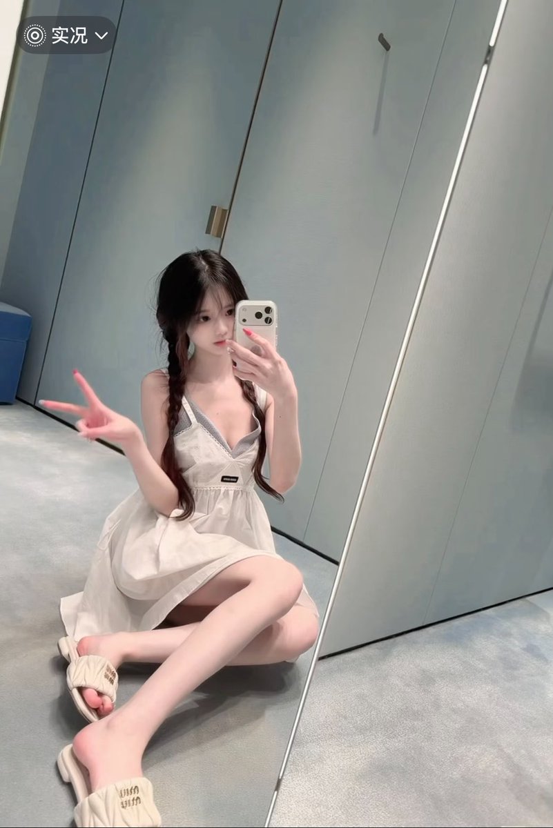 ann29qb8's tweet photo. 从小缺爱～

有人想锐评一下我14岁的福嘛 ？🥹   

不要🚪赶紧看，我要删了！！！ https://t.co/bDLs3JS2re