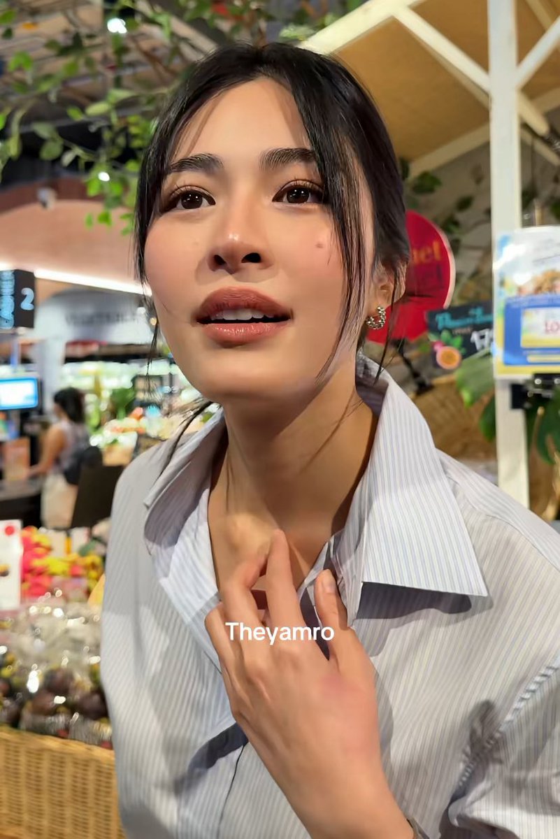 kwongfp's tweet photo. คิ้วเข้ม เชิ้ตฟ้า มัดผมลวกๆ หน้าหล่อsussus ชันเสียสติ😭 https://t.co/f3z389vZYs