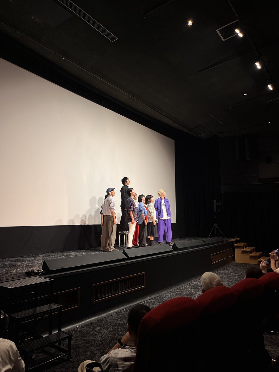 theatreshinjuku's tweet photo. ˚･.⸜『チャオ・ヤングの墓』終映しました🪦🎞️ ⸝ .･˚

本日の上映終了後には、当作品のために監督が書き下ろした短編演劇❝スマ・スルメとスモールサークル❞を上演🧑🏻‍🩰

終始笑いに包まれたシュールであたたかい上演でした🏫

#チャオヤングの墓 
#テアトル新宿 https://t.co/3gGPydgZAd