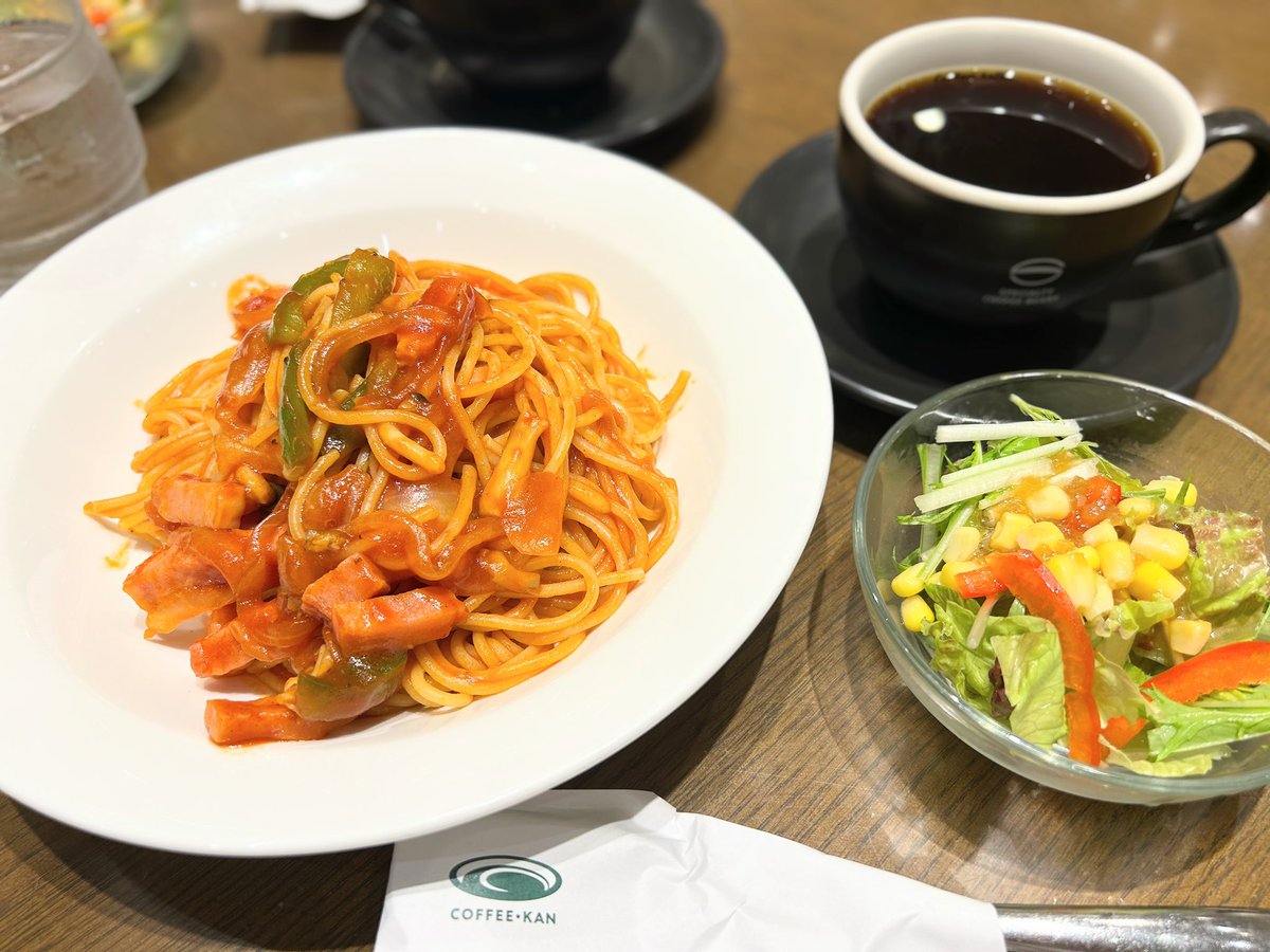 nyoehoara's tweet photo. 🍝いつもいいねありがとうございます🍝
( ๑❛ᴗ❛๑ )
今日は用事があってお外でお夕飯を済ませました✨
珈琲館さんの
🍀 珈琲館の特製ナポリタン
🍀炭火珈琲
ナポリタン…大好物ですぅ！
@coffeekan_pr 
#お外ごはん #おうちごはん #夜ごはん #料理記録 #ねこ好き #料理好きな人とつながりたい https://t.co/W1dHX1qUTH