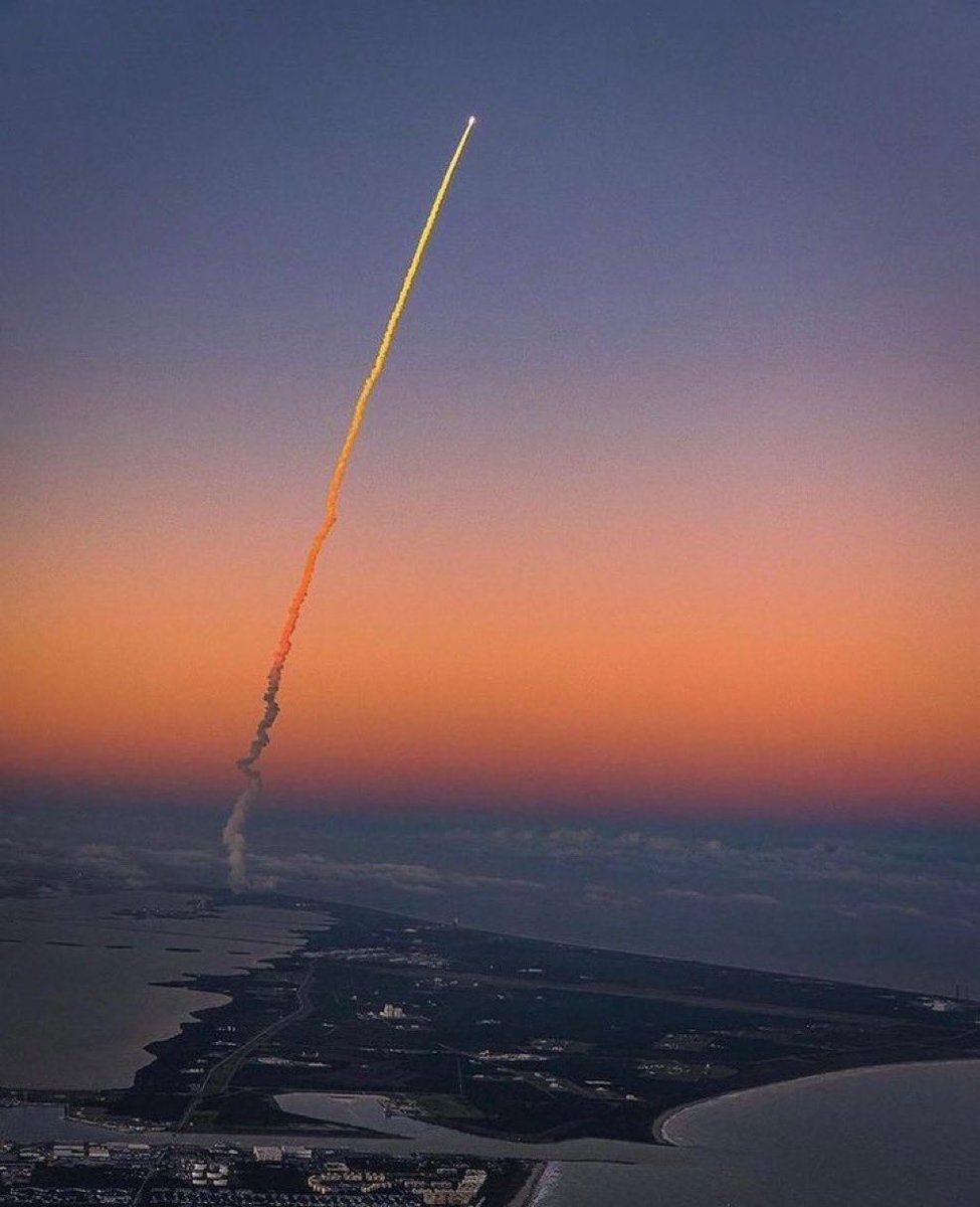 ArthurMacwaters's tweet photo. Starship aesthetics are unparalleled https://t.co/j9WJYoX6KJ