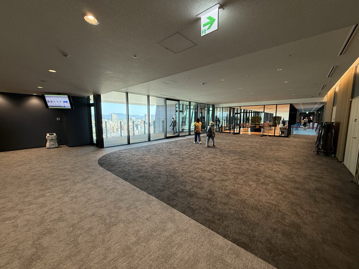 kinopid's tweet photo. 岡山市役所の新庁舎に行ってみた！
15階の展望テラス良かった！ https://t.co/51HygVg95b