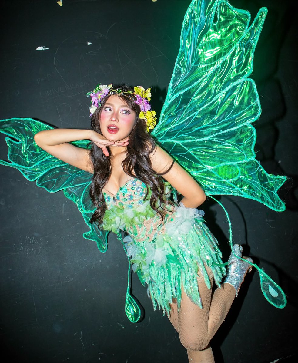 graceharuhi's tweet photo. hello october! 🎃👻 can’t wait to see Gela’s halloween costume this year 😻✨️ https://t.co/l01P2d5E5E