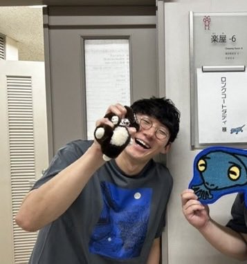 kufufu___'s tweet photo. 毎度ぬいぐるみへの扱いが雑で好き(^^) https://t.co/fLnQe0N0XN