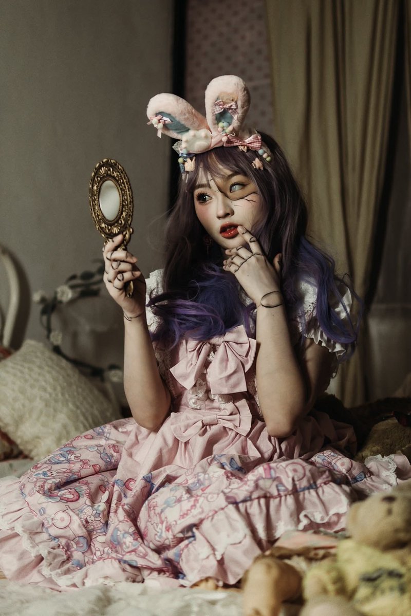 graceharuhi's tweet photo. hello october! 🎃👻 can’t wait to see Gela’s halloween costume this year 😻✨️ https://t.co/l01P2d5E5E