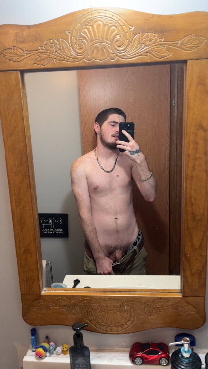 Austin_Harris17's tweet photo. Which is better. 
Back                        Or.          Front https://t.co/TsPp4HgTR8