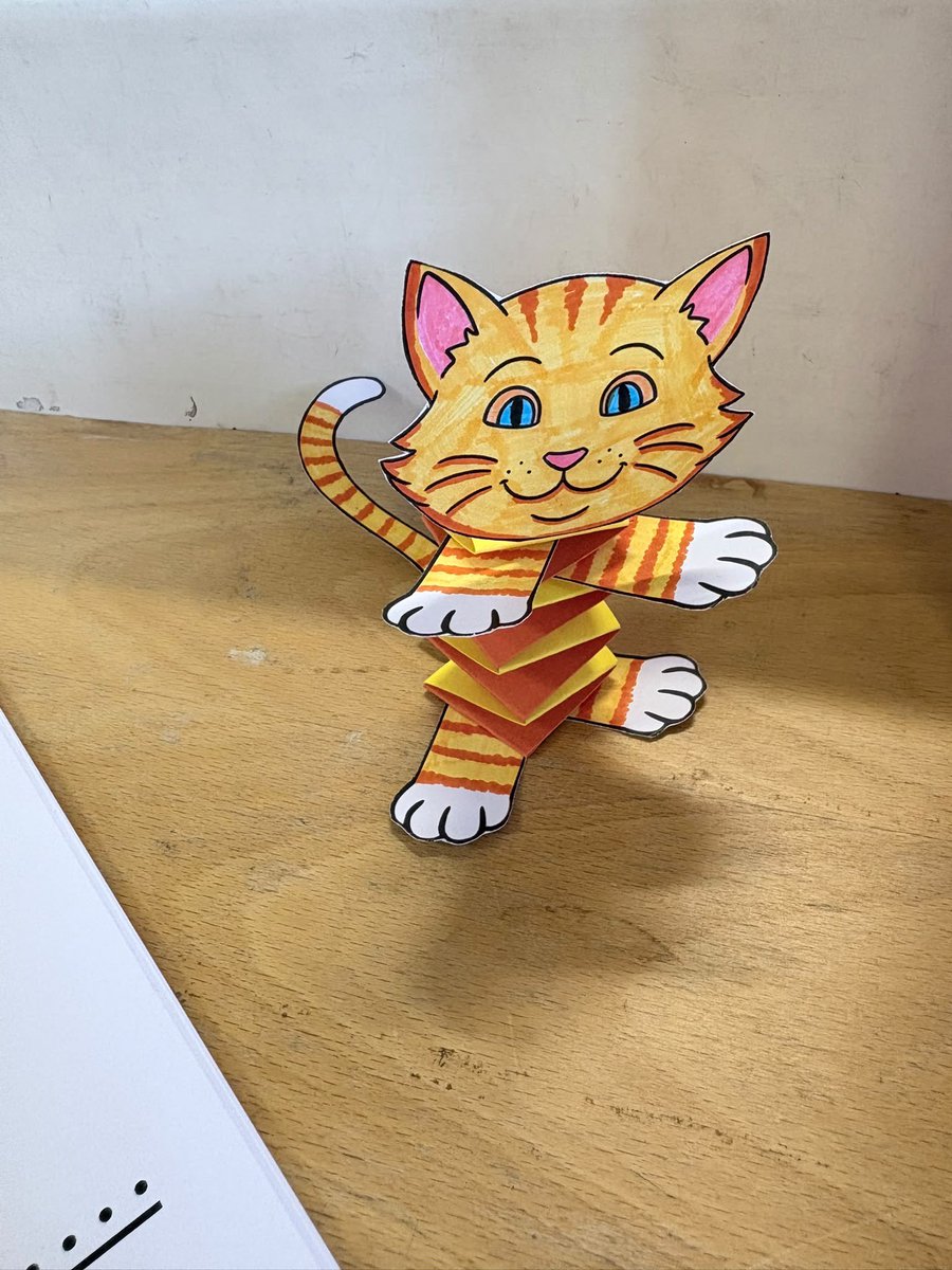 ElthamLibrary's tweet photo. We love making at #ElthamLibrary children’s #CraftClub! This week we made 3D cats 🐈 using different colours and shapes, learning folding techniques! 🎨🖍️ Join us on Wednesdays from 3.45-4.45 to make friends, borrow books + #Craft! #LoveYourLibrary https://t.co/BnUHrtGarr