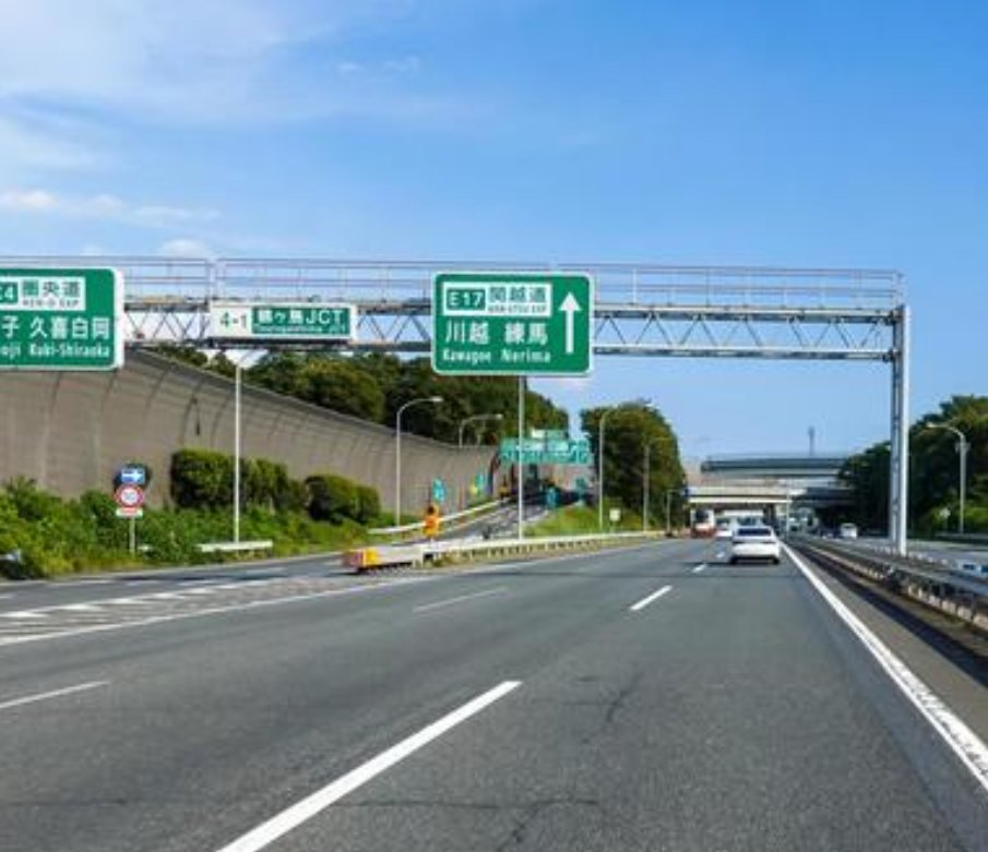 kobacizumo's tweet photo. 10月2日は「関越自動車道全通記念日」🚘
1985年のこの日、前橋ICから月夜野IC間が開通し東京の練馬ICから新潟の長岡ICまでの全線が一本に繋がりました☝
関東と新潟を結ぶ大動脈として、物流や観光を支える重要な車社会の記念日です✨️
本日も安全運転を心掛けましょう✨️
#企業公式秋のフォロー祭 https://t.co/CYEejMR5Ib
