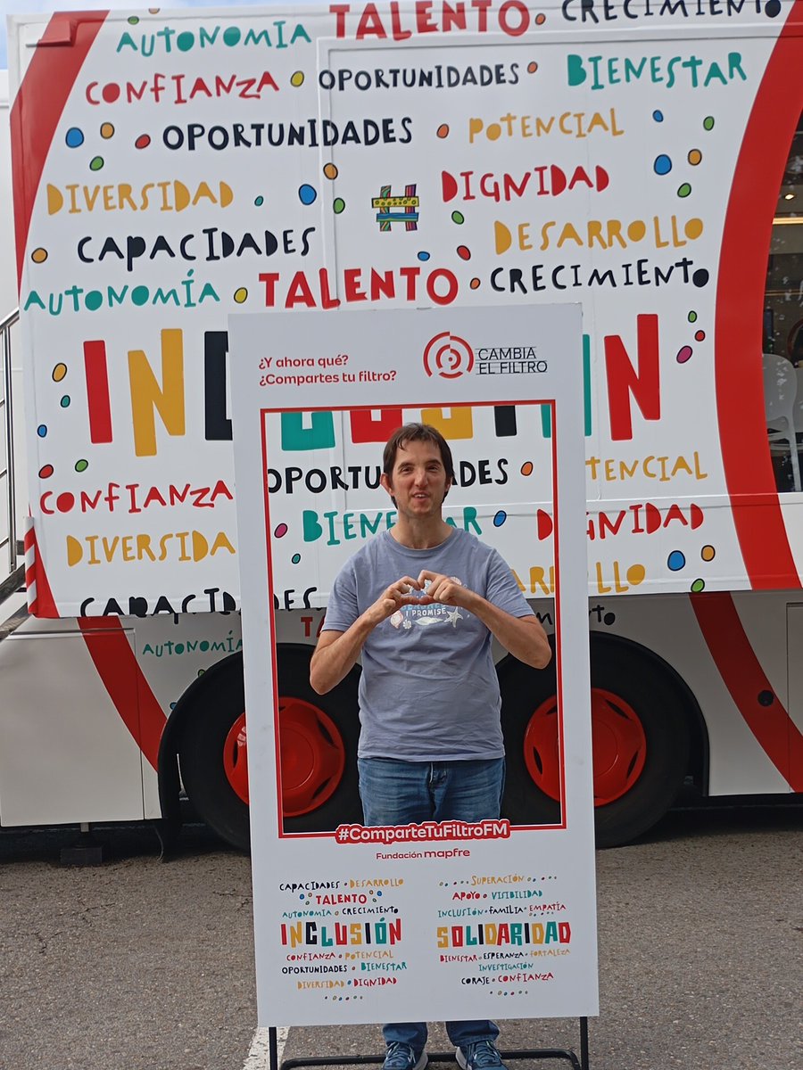 asociacionamica's tweet photo. 🚌 ¿Aún no es has pasado por el autobús «Cambia el filtro» de @fmapfre?

Recuerda que estamos hasta las 18:00 en el aparcamiento del Estadio Campos de Sport del Sardinero de Santander.

👉 ¡Anímate! https://t.co/xyOLWfeVzw