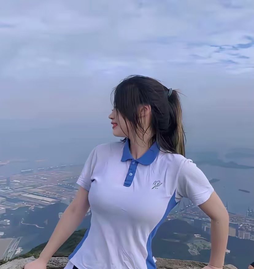 denise74ma6's tweet photo. 本人21岁是名在校研一学生…

有人要锐评我的福吗？

1：看福    2：看🐻

Luo照  实况！！,看了别说黑就行…… https://t.co/fdUWZfRTQr