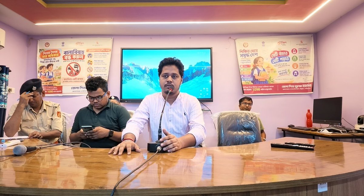 zsouvikz's tweet photo. আজ তালডাংরা ব্লক প্রশাসনের উদ্যোগে আসন্ন দুর্গাপূজা উপলক্ষে বিভিন্ন দুর্গাপূজা কমিটির প্রতিনিধিদের নিয়ে আয়োজিত বৈঠকে উপস্থিত ছিলাম।

বৈঠকে দুর্গাপূজাকে কেন্দ্র করে এলাকার সার্বিক আইনশৃঙ্খলা, নিরাপত্তা, যান চলাচল, বিদ্যুৎ, অগ্নিনির্বাপণ ব্যবস্থা এবং সাধারণ মানুষের সুবিধা-অসুবিধা নিয়ে বিস্তারিত আলোচনা হয়।