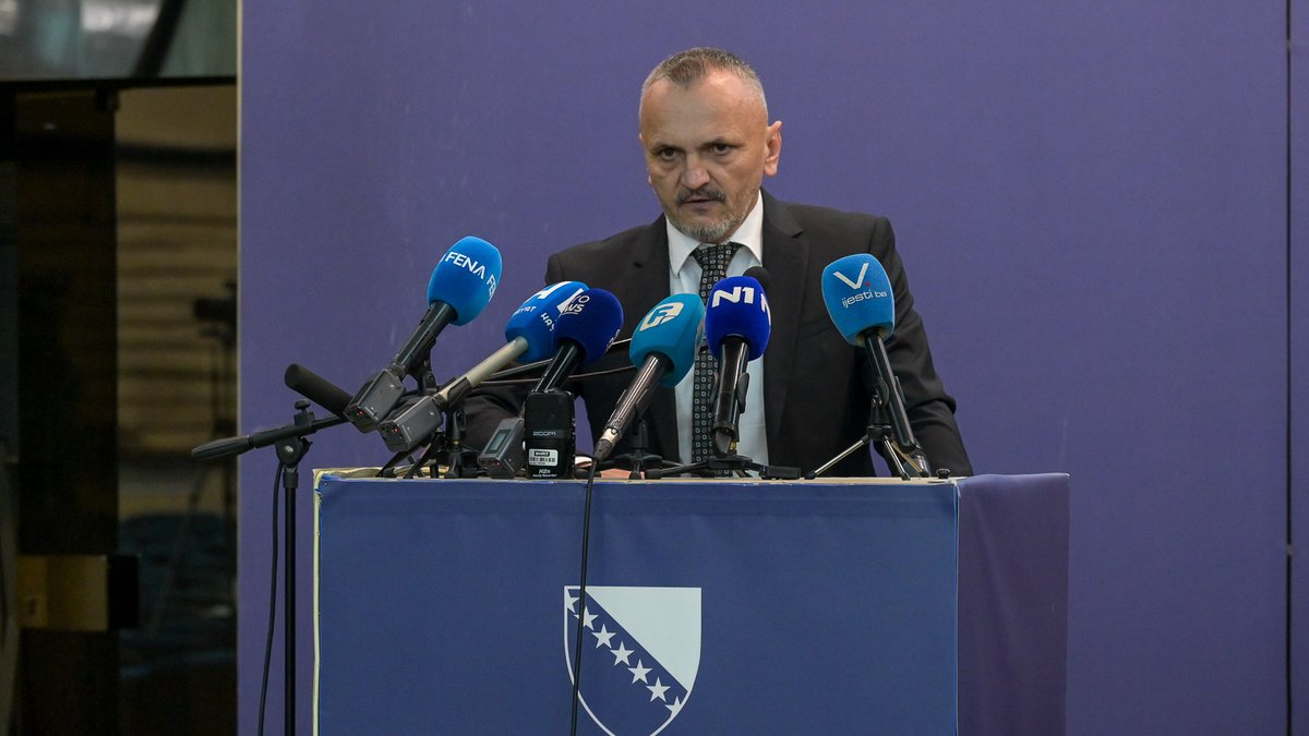 vladafederacije's tweet photo. ✅ U Federaciji BiH omogućeno podnošenje poreznih prijava elektronskim putem
Više na 🔗 https://t.co/qIq2LsMeDP
#VladaFederacijeBiH #VladaFBiH #Premijer @NiksicN #IDDEEA #Digitalizacija #ElektronskeUsluge #PoreznePrijave #ElektronskiPotpis @IDDEEABIH https://t.co/aLpNMbmz4w