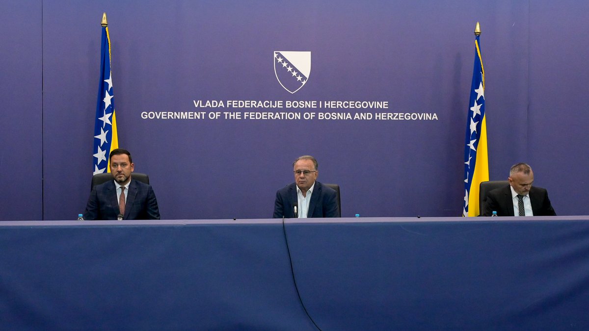 vladafederacije's tweet photo. ✅ U Federaciji BiH omogućeno podnošenje poreznih prijava elektronskim putem
Više na 🔗 https://t.co/qIq2LsMeDP
#VladaFederacijeBiH #VladaFBiH #Premijer @NiksicN #IDDEEA #Digitalizacija #ElektronskeUsluge #PoreznePrijave #ElektronskiPotpis @IDDEEABIH https://t.co/aLpNMbmz4w