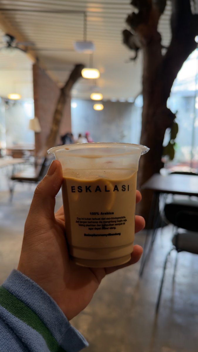 kroassong's tweet photo. kangen kopi ini jujur mantep banget creamy-nyaaaaaaa 🤤 https://t.co/zEpw9fOm8F