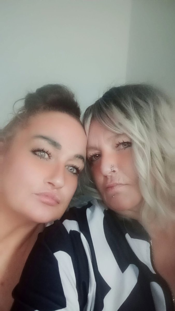 ShelandLouGG's tweet photo. Who's ready to paint the faces of 2 new horny milfs with their load? https://t.co/0YjefD2znV