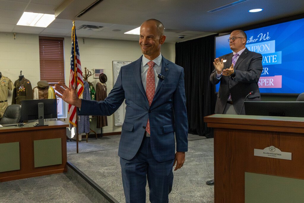 ProsperHaysMS's tweet photo. Great leaders leave a mark, exceptional ones return to carry it forward. 🎉 Last night, Prosper ISD celebrated Dr. Greg Bradley being named the Board's lone finalist for Superintendent of Schools. 

Welcome home, Dr. Bradley! https://t.co/YTKIQ84LCS