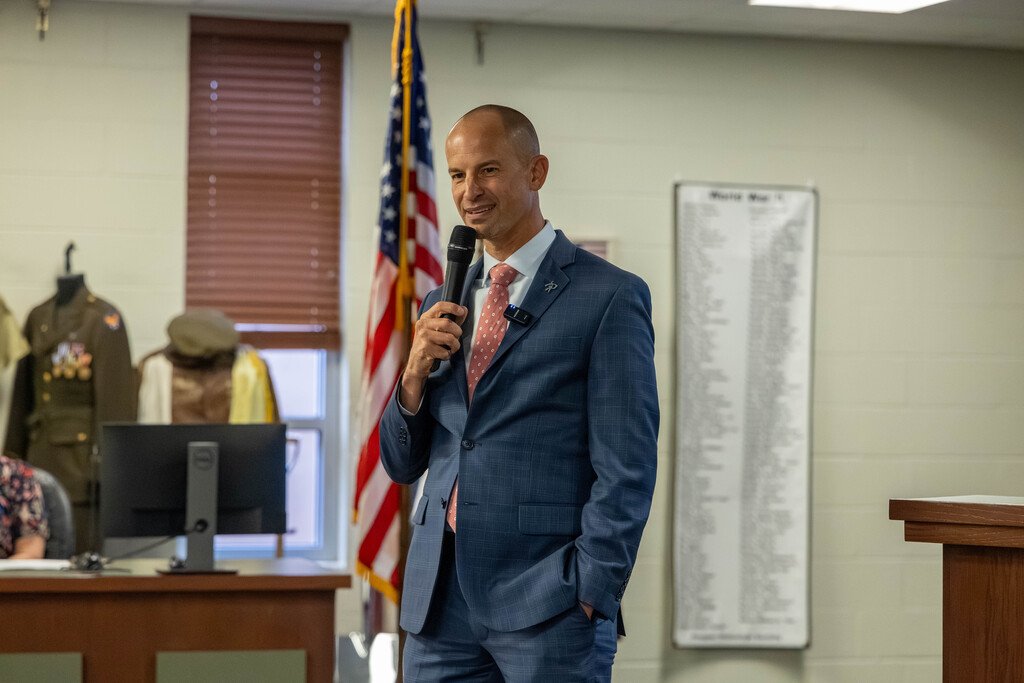 ProsperHaysMS's tweet photo. Great leaders leave a mark, exceptional ones return to carry it forward. 🎉 Last night, Prosper ISD celebrated Dr. Greg Bradley being named the Board's lone finalist for Superintendent of Schools. 

Welcome home, Dr. Bradley! https://t.co/YTKIQ84LCS