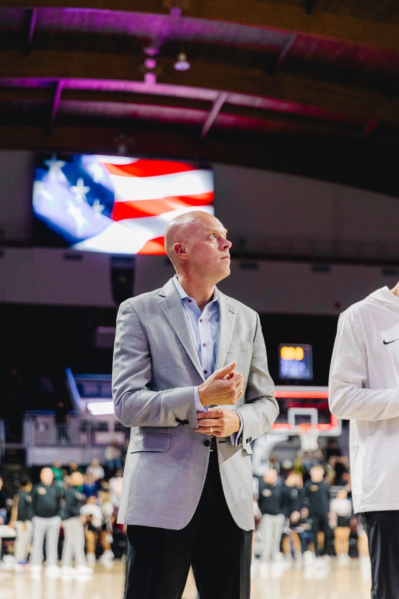 EKUHoops's tweet photo. Happy Birthday @CoachAWHamilton !! https://t.co/23E6lqCydj