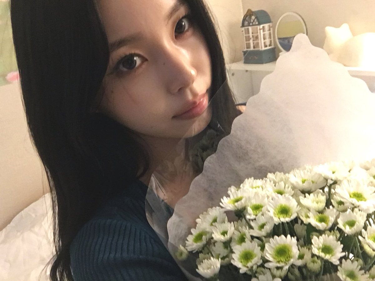 nmixxpics_'s tweet photo. 261001 🐱🫧 https://t.co/K5ByoTz8fl