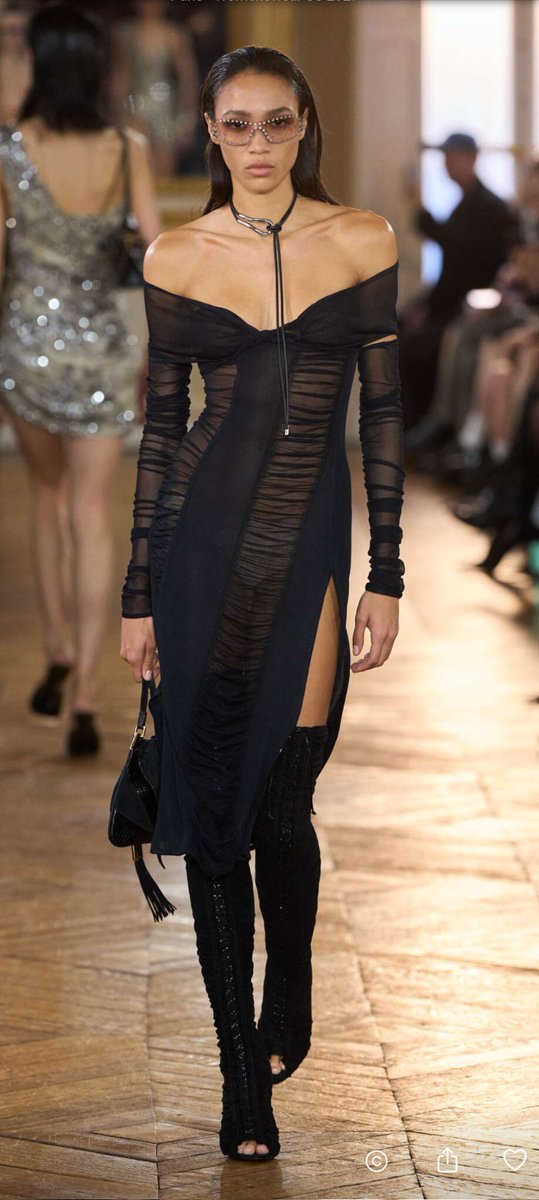 rrtechfashion's tweet photo. balmain ss 27| paris https://t.co/FC7lsBqpwF