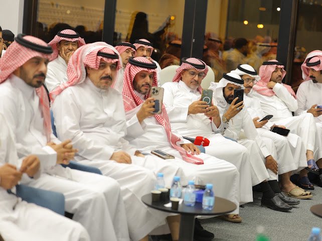 saad_shayea's tweet photo. { نبض الوطن .. بقوافي الشعراء }
أولى أمسيات ديوان الثقافة الأدبي :
بمناسبة #اليوم_الوطني_السعودي_٩٦
-----------------------------------

كل الشكر والتقدير للشعراء المشاركين، 
@lagfas 
@muqarin 
@Mr_Al_Subaie 
@sh_141288 
وللفهد العتيبي مقدّم الأمسية، وللمنسقة، وللفريق الإعلامي، ولكل من أسهم بجهده ووقته في إنجاح الأمسية.

بكم اكتملت الصورة، وبعطائكم كان للوفاء بالوطن معنى أجمل، خالص التحية والامتنان،#دام_عزك_يا_وطن 🇸🇦